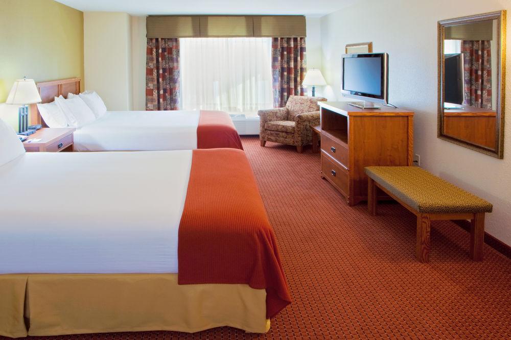Holiday Inn Express Hotel & Suites Weston By Ihg Екстериор снимка