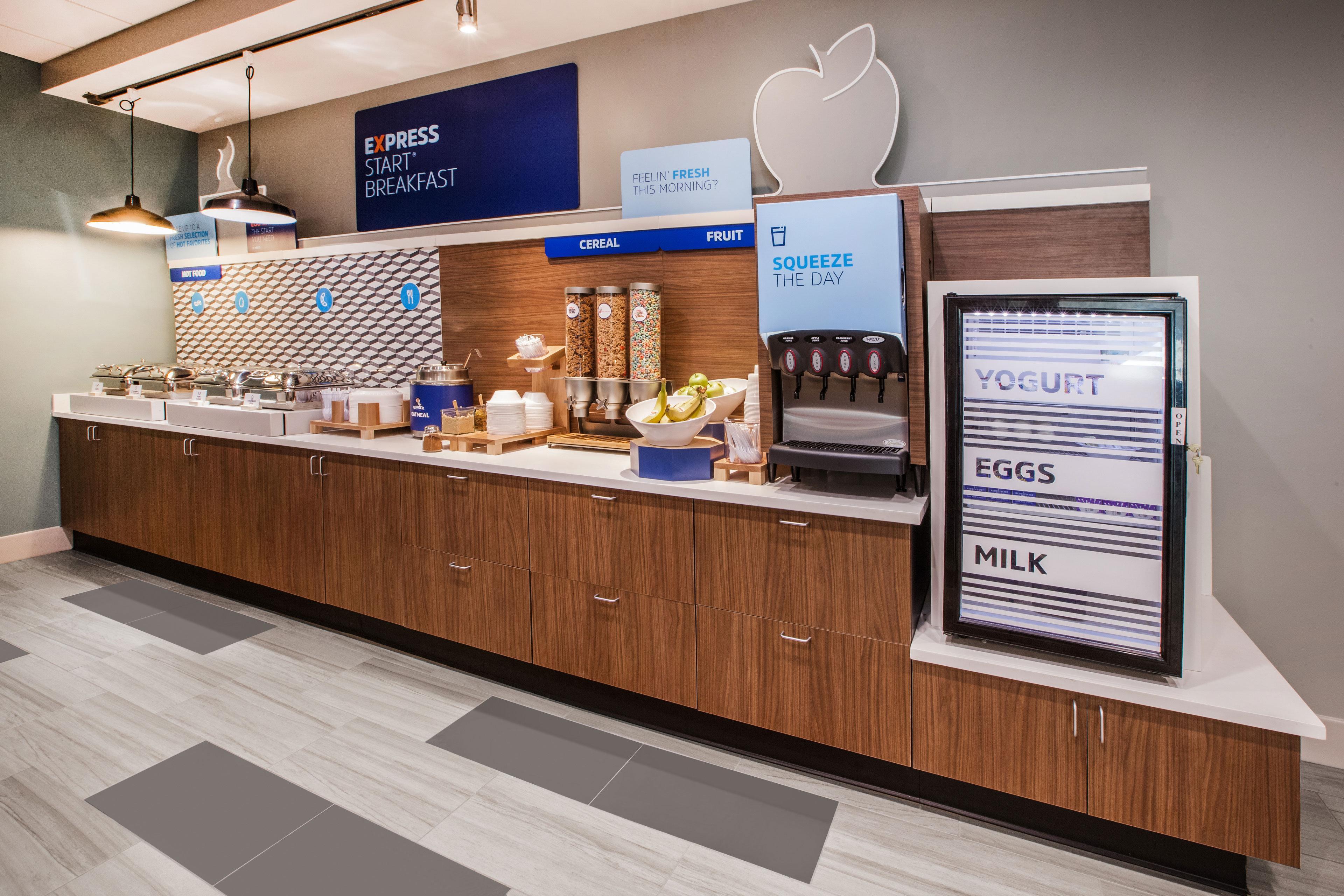 Holiday Inn Express Hotel & Suites Weston By Ihg Екстериор снимка