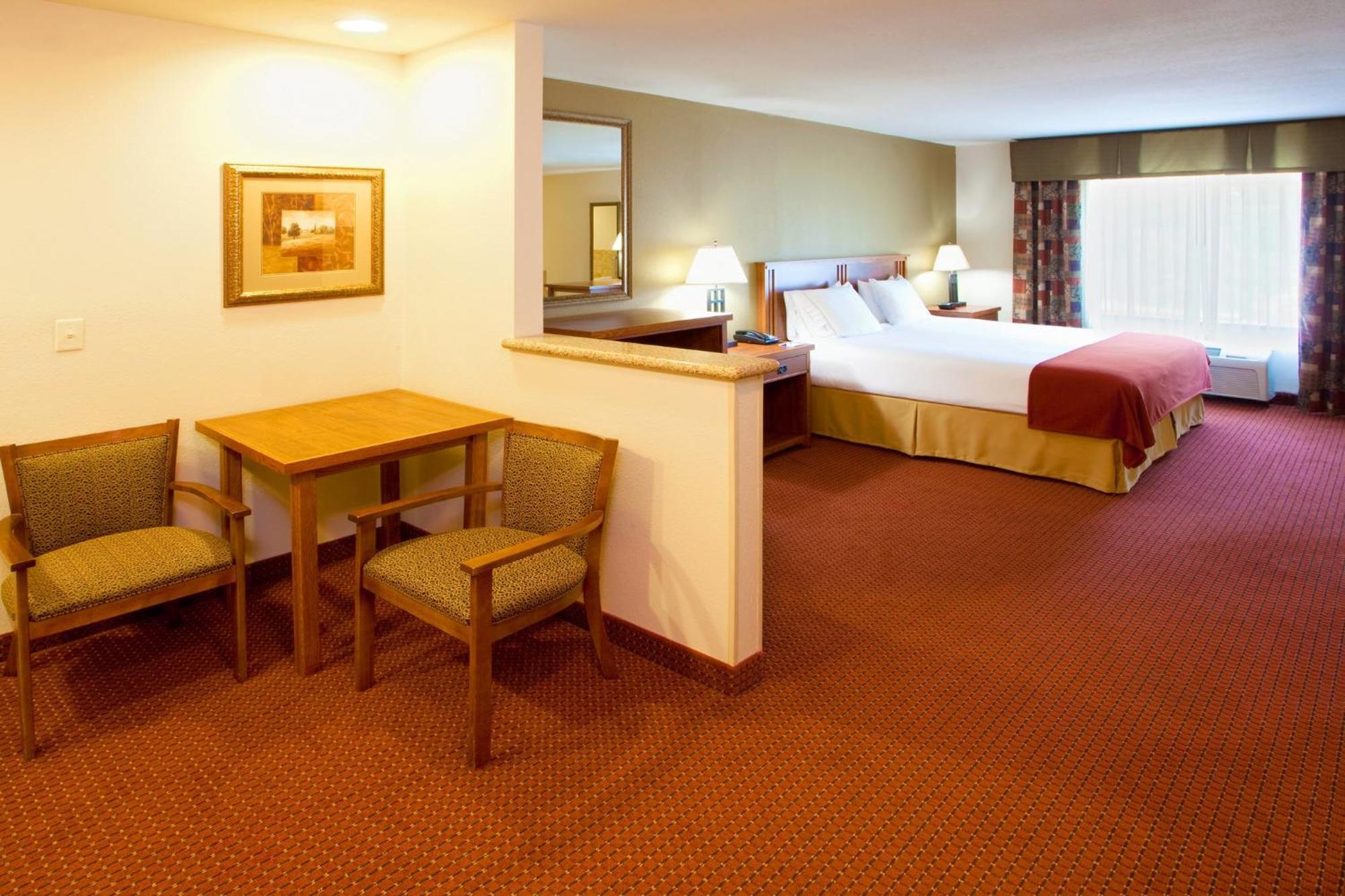 Holiday Inn Express Hotel & Suites Weston By Ihg Екстериор снимка