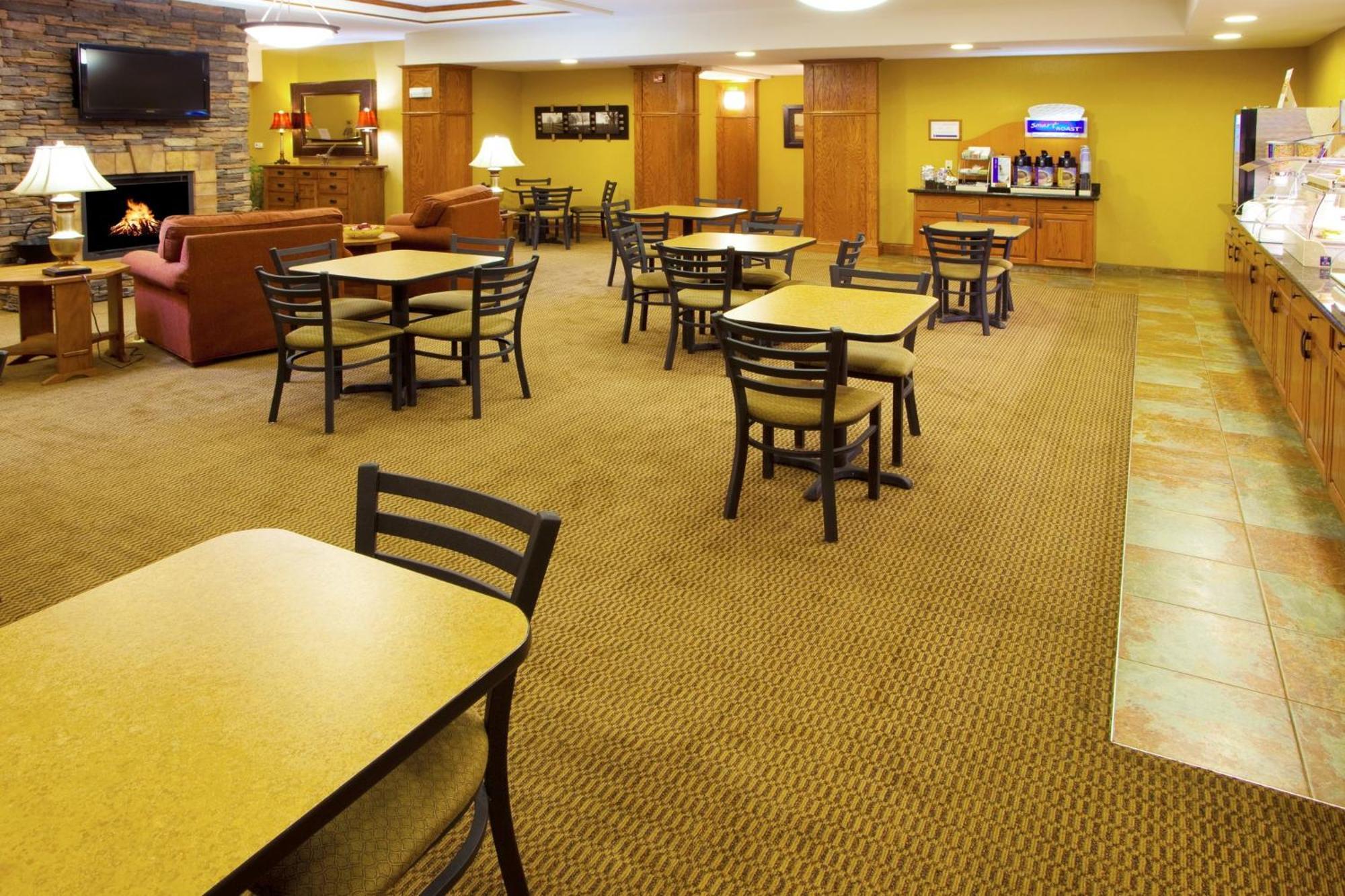 Holiday Inn Express Hotel & Suites Weston By Ihg Екстериор снимка